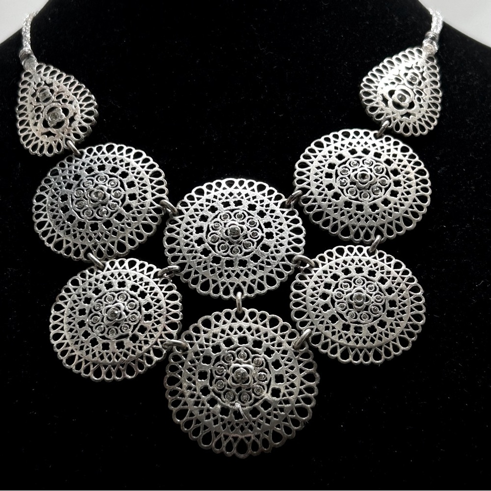 Stella And Dot, Silver, Medina Bib Necklace, Retired